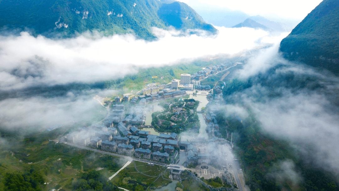 康养胜地，消夏佳境，安徽省大别山