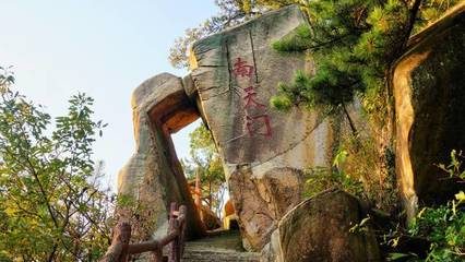 铜锣寨峡谷漂流