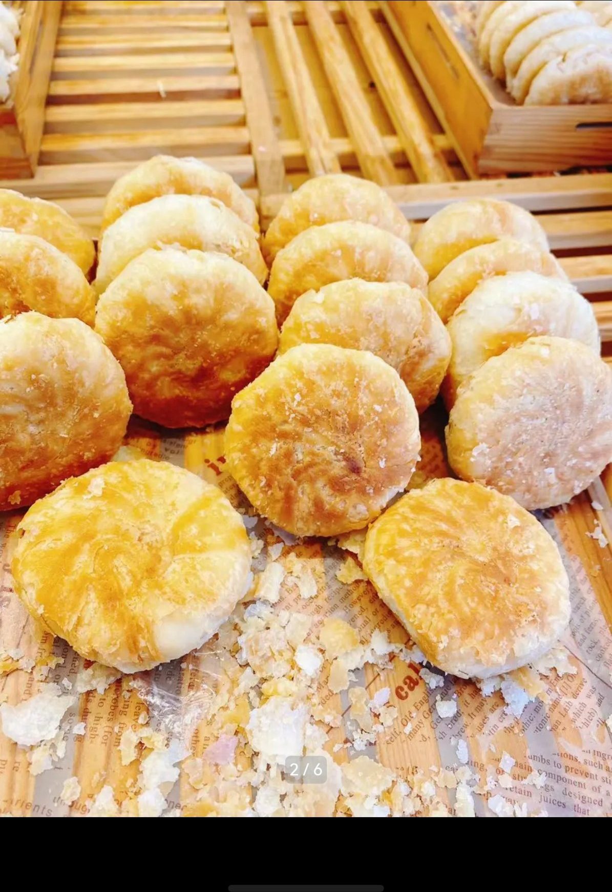 传统手工月饼 · 酥皮出炉