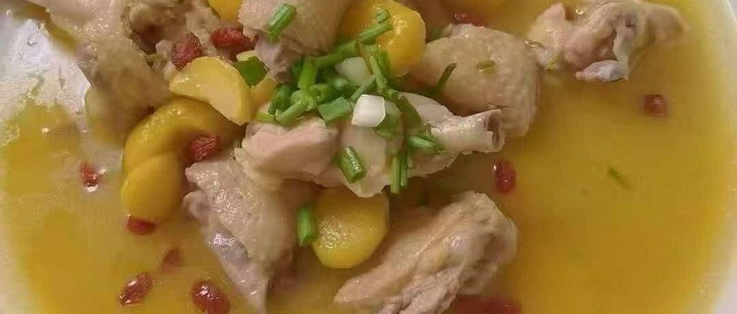 板栗炖土鸡 · 罗田风味